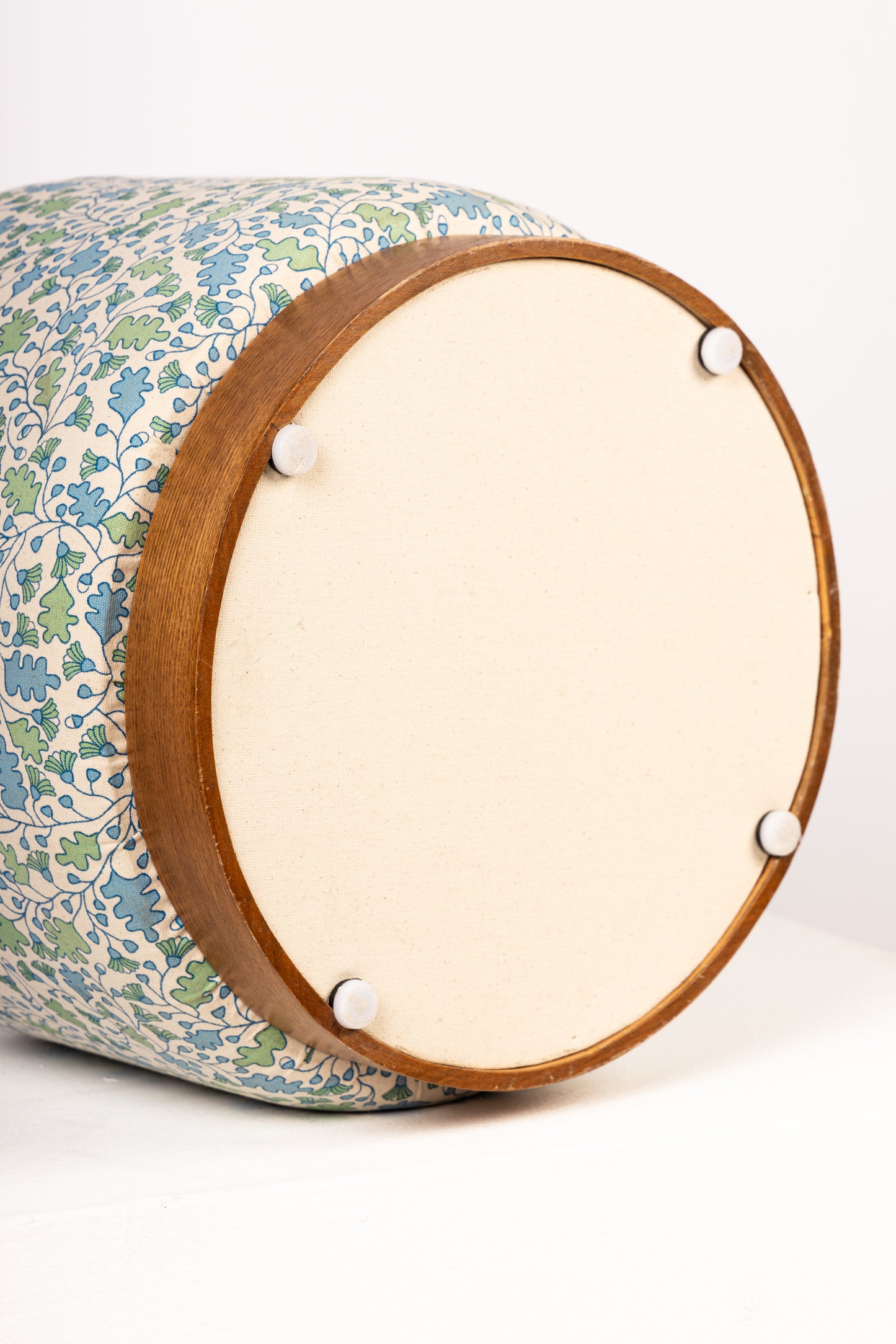 Sard Pouf Chair