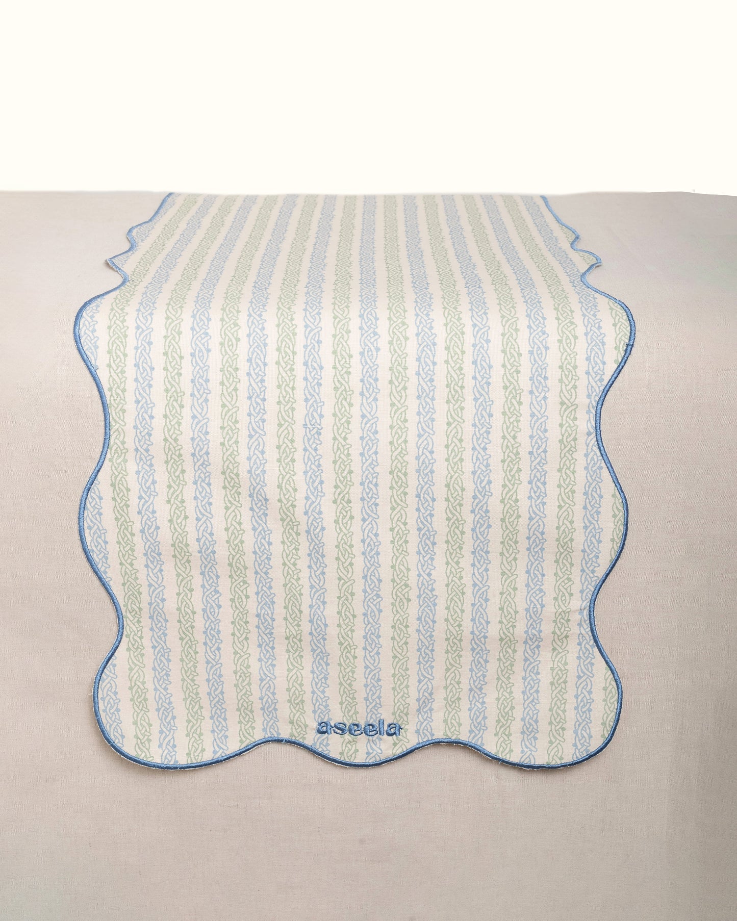 Wavy Gadayel Table Runner