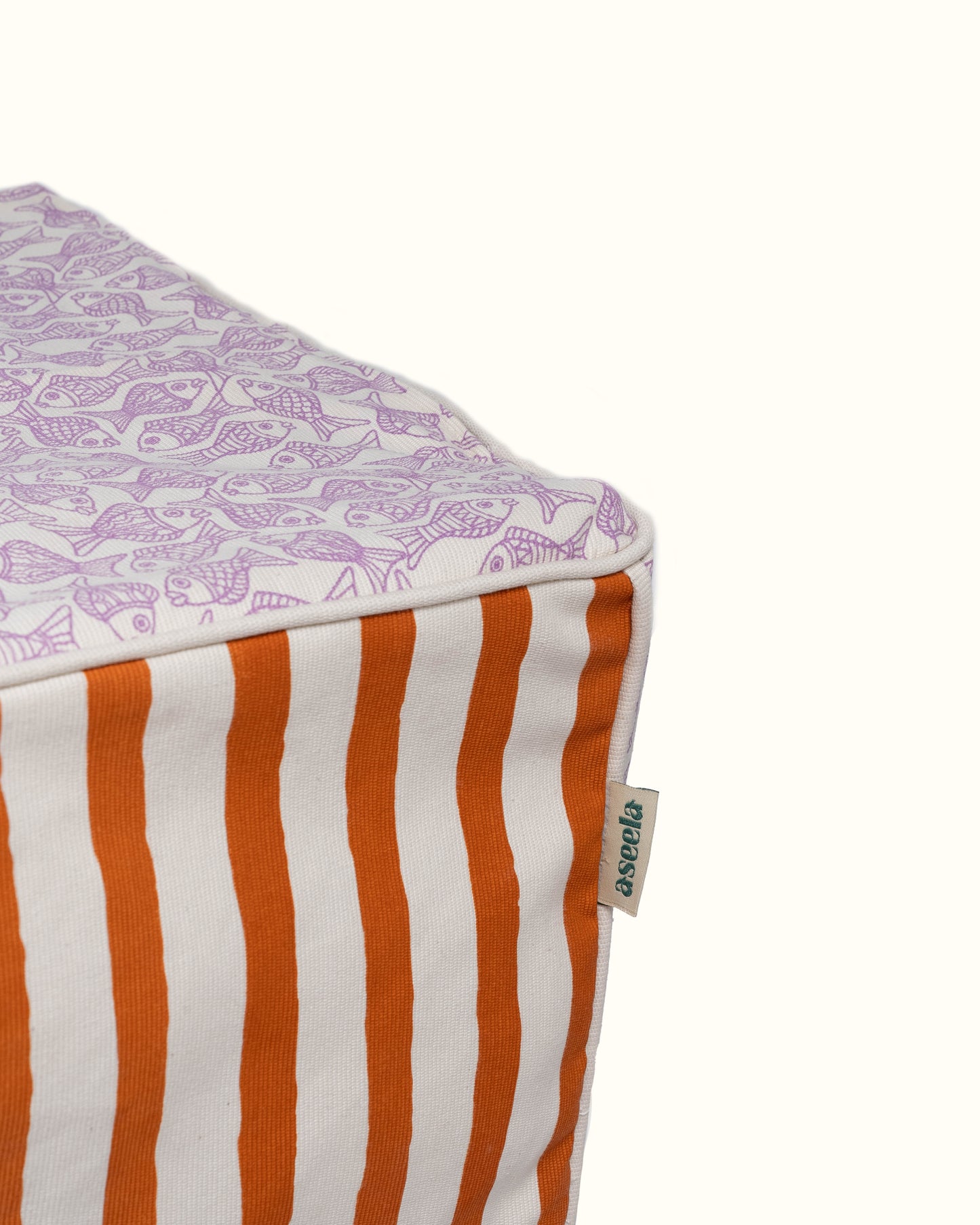 Gilaty Cube Pouf Chair