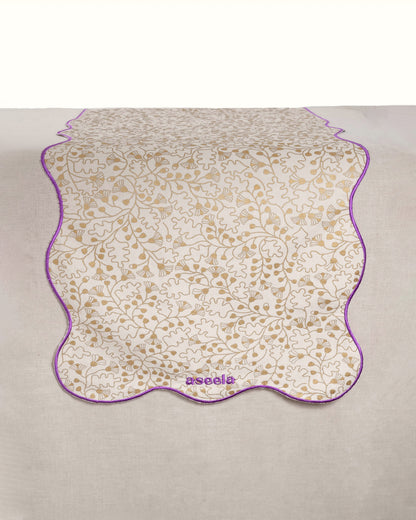 Wavy Sard Table Runner